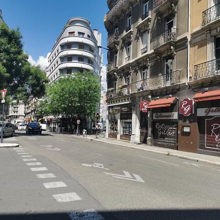 Bel Appartement Charme Ancien Dans Quartier Anime Grenoble Eksteriør bilde