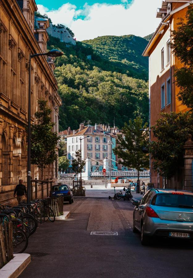 Bel Appartement Charme Ancien Dans Quartier Anime Grenoble Eksteriør bilde